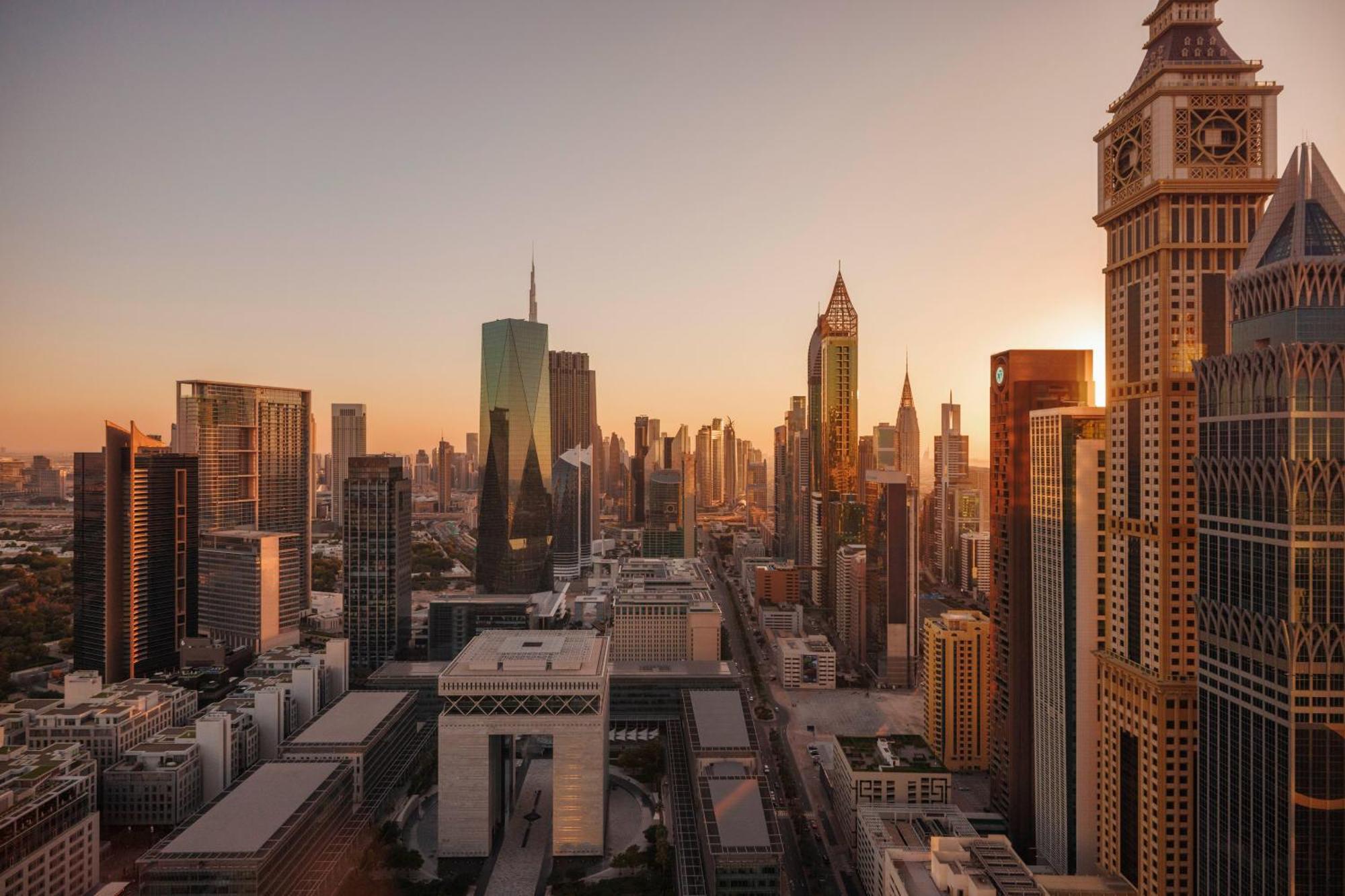 Jumeirah Emirates Towers Dubai Exterior foto